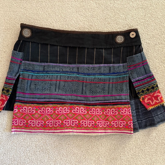 HMONG Skirt - Picture 4 of 8